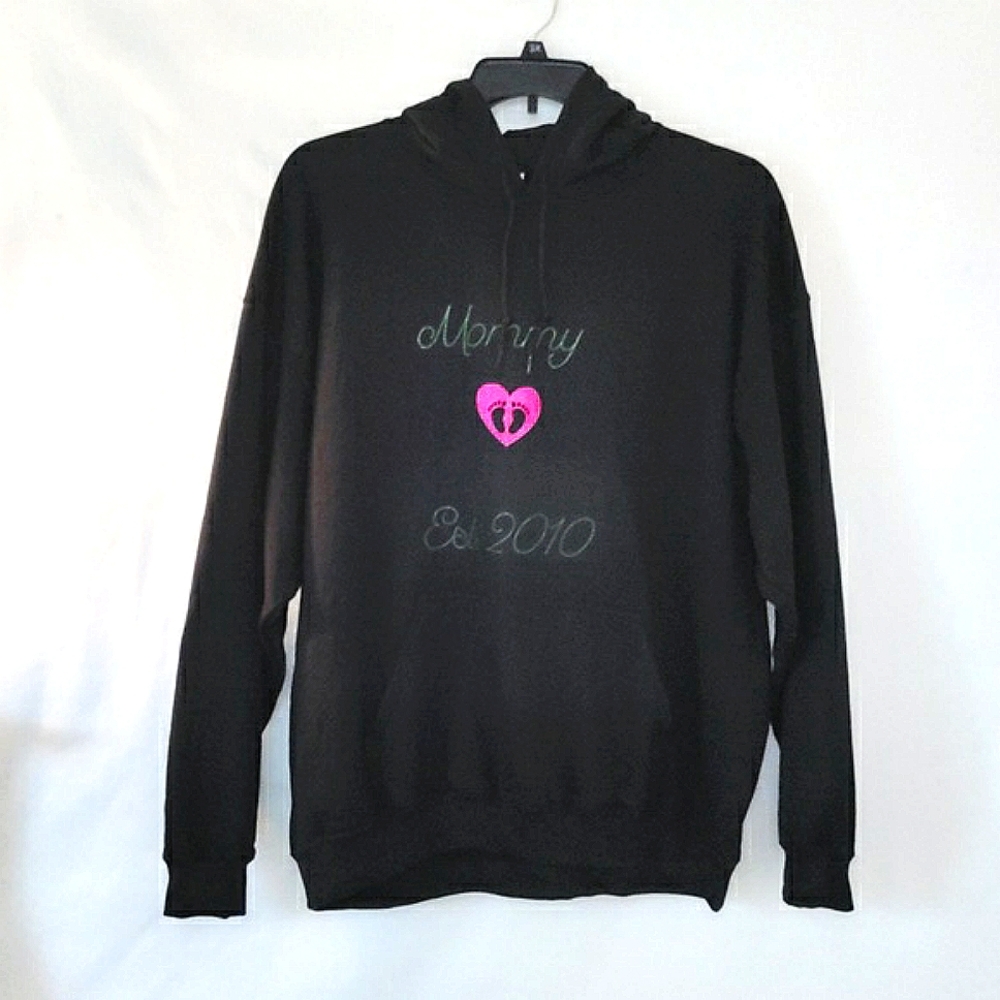 Mommy 2010 logo Gildan heavy blend hoodie black with pink writing women size XL